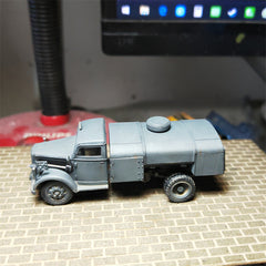 1/72 German Fuel Tank Truck Painted Finished Model
