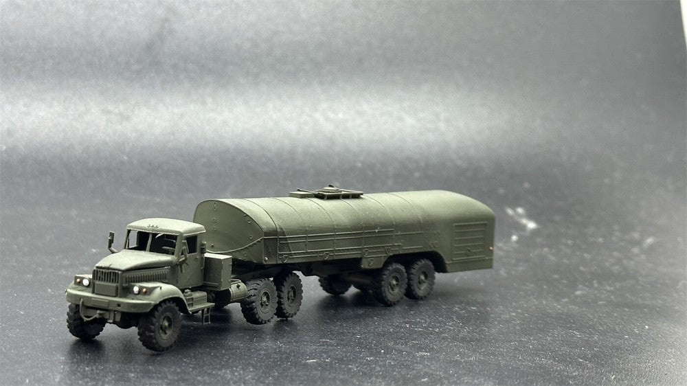 1/144 Ukrainian KrAZ-258 Fuel Tanker Truck Painted Finished Model