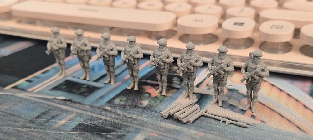3d Printed 1/72 Modern Soldier Formation Squad (Eight Members) ﻿Unpainted Kit