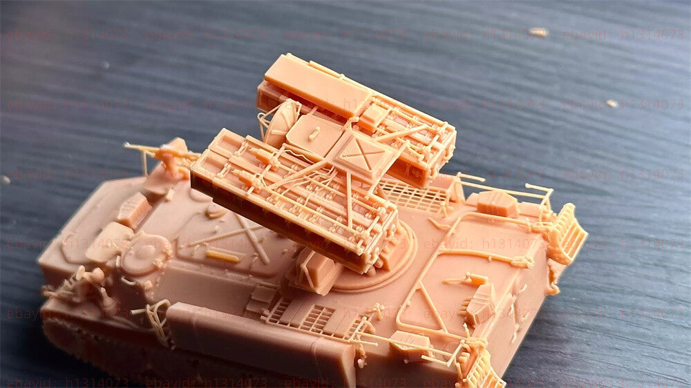 1/72 9K35 Strela-10 (SA-13 Gopher) Surface-to-Air Missile Unpainted Kit