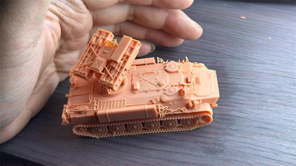 1/72 9K35 Strela-10 (SA-13 Gopher) Surface-to-Air Missile Unpainted Kit