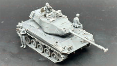 1/72 M41 Walker Bulldog Light Tank with Three Infantry Figures Unpainted Kit