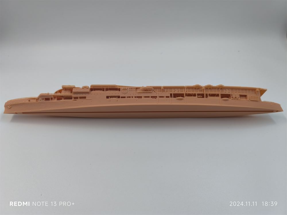 1/700 Hms Furious Aircraft Carrier(full Hull/waterline)