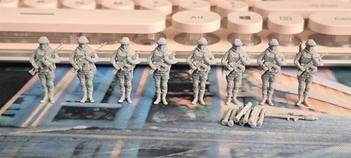 3d Printed 1/72 Modern Soldier Formation Squad (Eight Members) ﻿Unpainted Kit